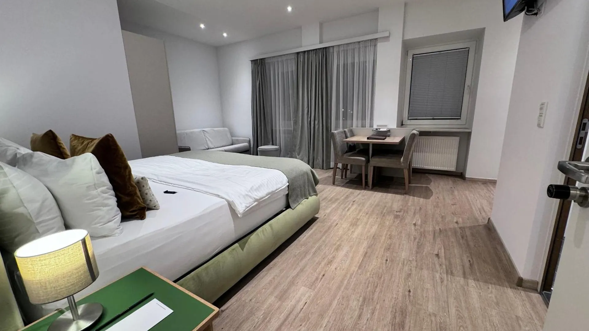 Onebavariahomes Munich 4*,  Germany