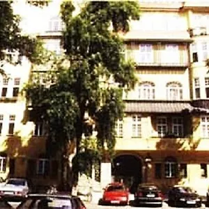 κάντε κράτηση εδώ