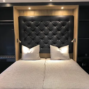 Deluxe فندق